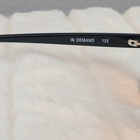 QUAY // ltd ed retro inspired rectangular frame orange lens throwback sunglasses